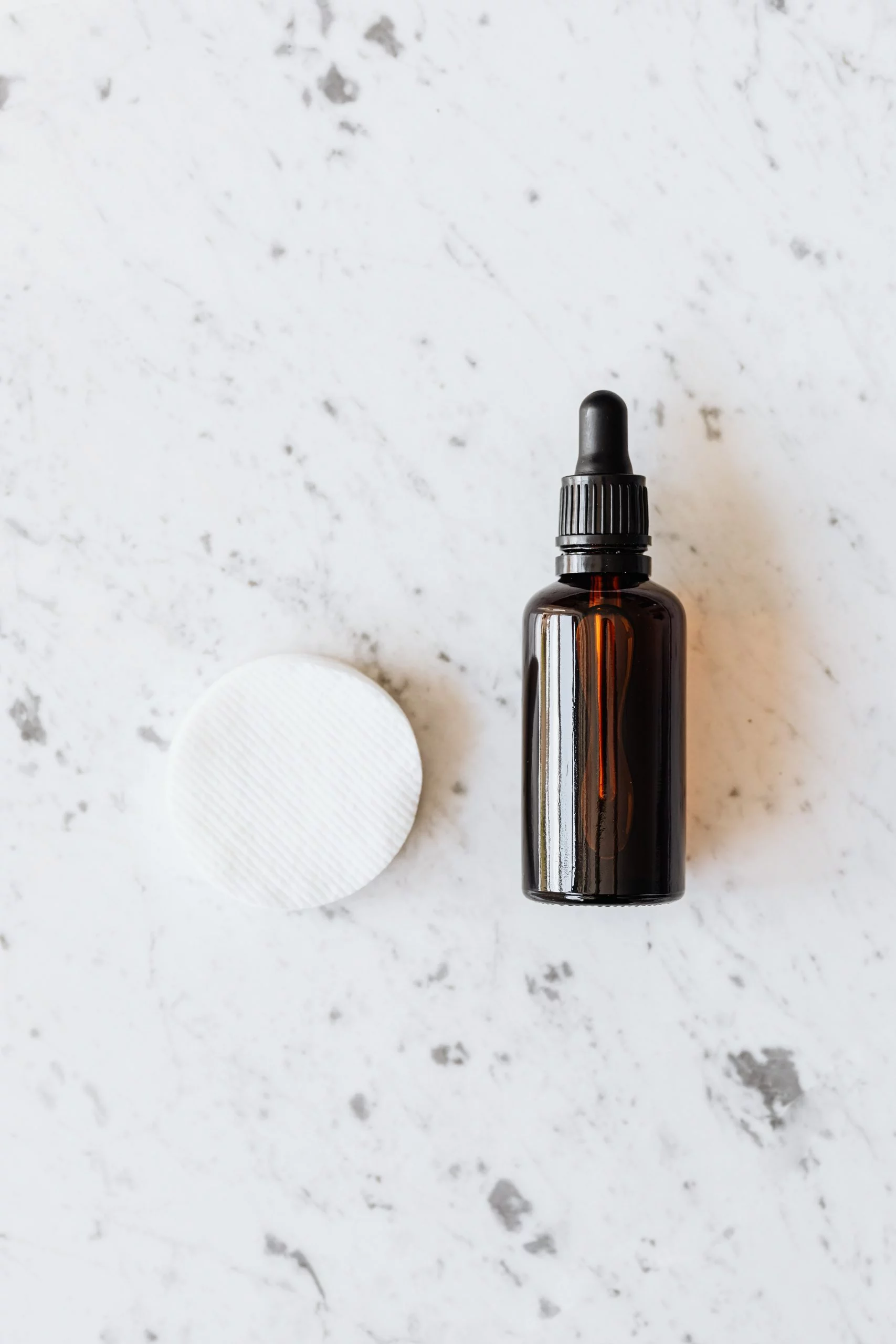pexels-karolina-grabowska-4202382 oud oil
